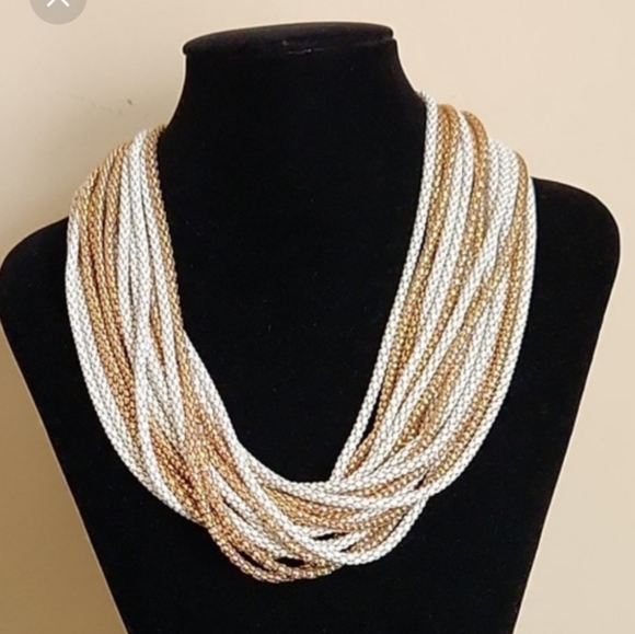 Vintage Jewelry - ENAMELED & GOLD NECKLACE Cream and Gold Color